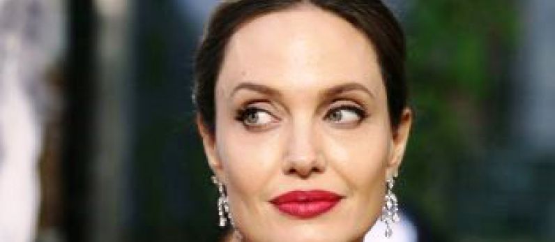 Angelina Jolie moves to sell Château Miraval