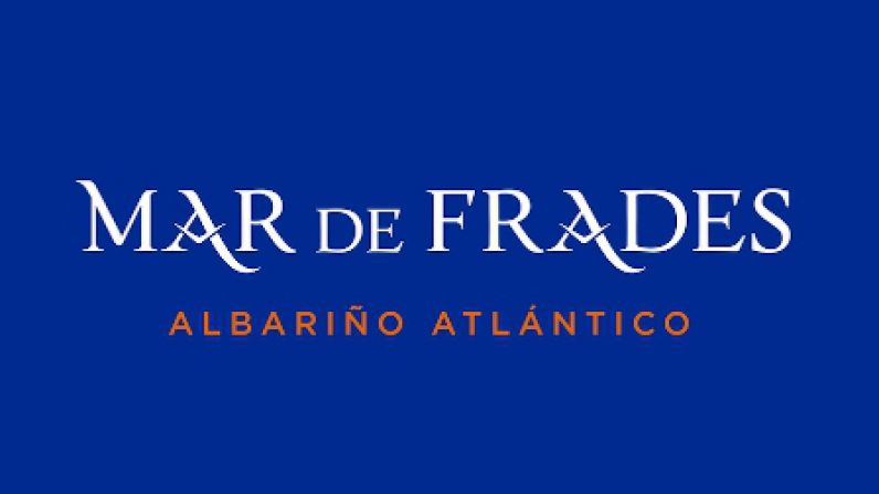 Mar de Frades to reduce weight of blue glass bottles