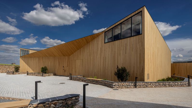 Ossian celebra la puesta de largo de sus nuevas instalaciones en un evento con medios y profesionales.