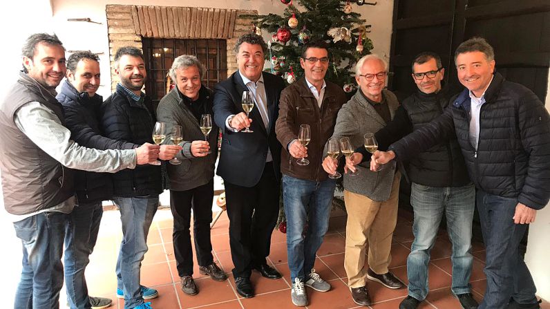 Movimientos en la D.O. Cava. Las nueve bodegas que integran la marca CORPINNAT han formalizado este miércoles la baja de la DO Cava ante la falta de consenso con el Consejo Regulador para permitir la