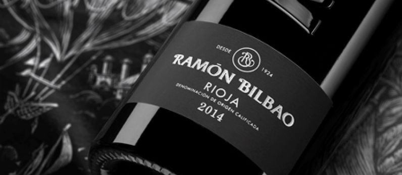 Ramón Bilbao con la Academia Española del Vino.