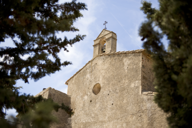 Ermita que da nombre al gran vino de Álvaro Palacios