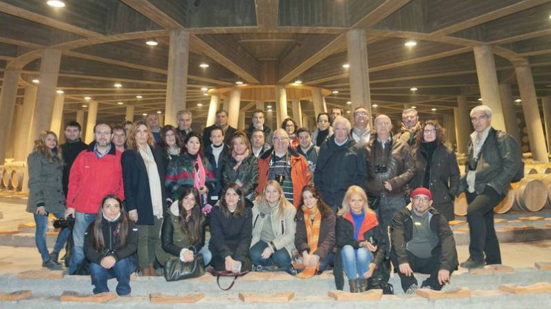 Novedosas actividades enoturísticas atraen a la prensa y turoperadores a Rioja Alavesa