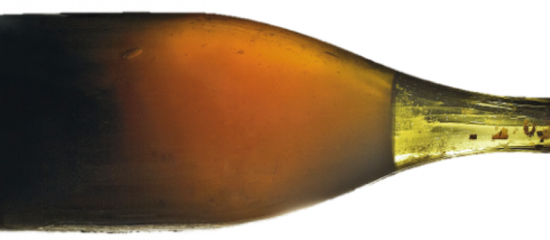 Tres botellas de "vino amarillo" de 1774 van a ser subastadas.