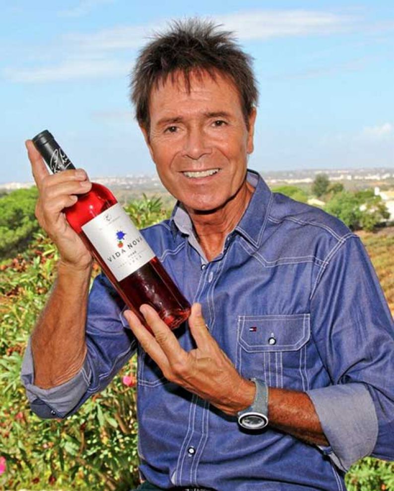 Cliff Richard, propietario de Adega do Cantor