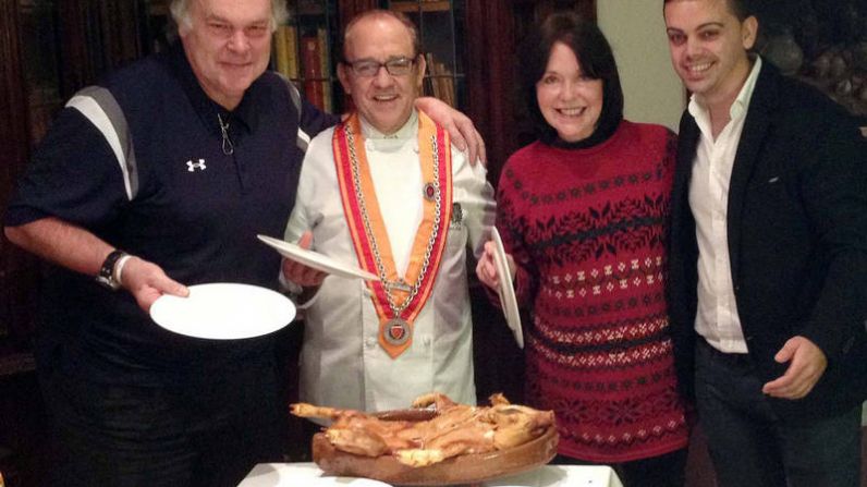 Robert Parker repite su visita a José María y celebra un cumpleaños con vinos de Pago de Carraovejas