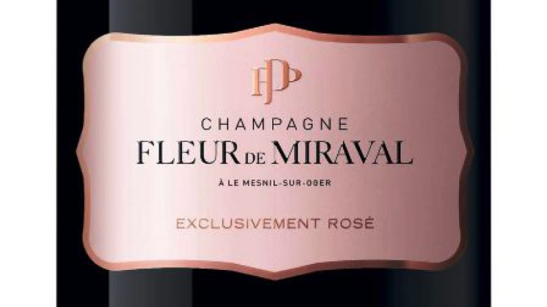 Brad Pitt lanza al mercado Fleur de Miraval, un champagne rosado de 325€.