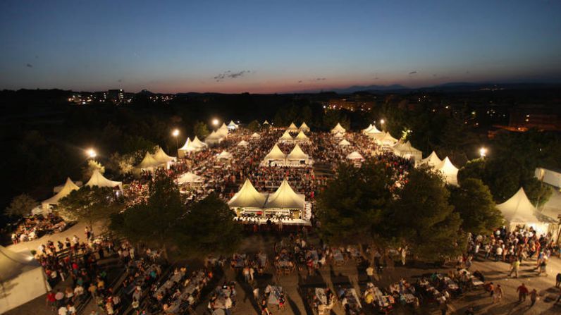 El Festival Vino Somontano cierra su decimocuarta edición con más de 8.000 personas en los conciertos y 75.000 tapas y vinos servidos.